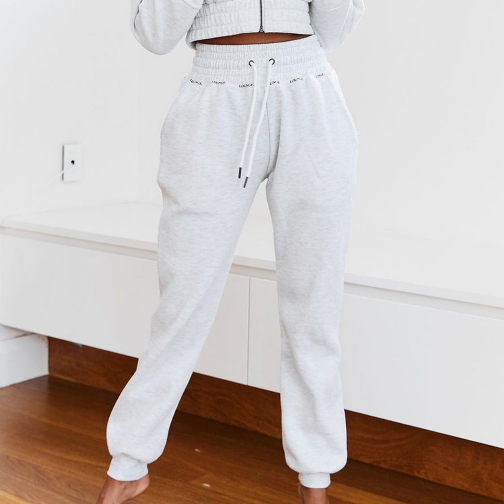 Brand new Lounge high waisted scrunchie joggers